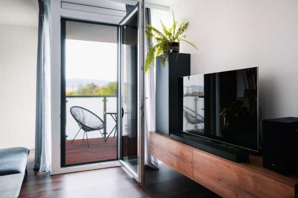 Estetika a dizajn: ako zladiť tieniacu techniku s moderným interiérom