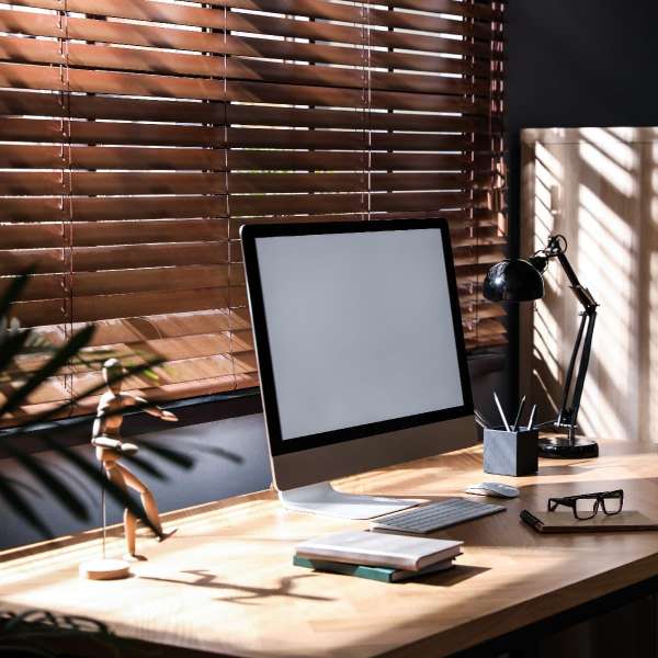 Home office bez kompromisov: Ako vytvoriť svetelne komfortné pracovisko