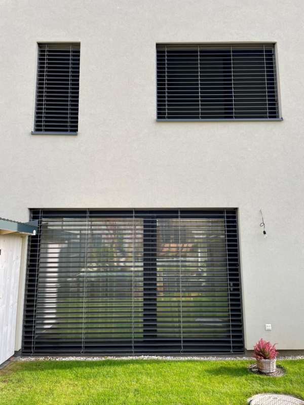 Ako sa menila kultúra bývania cez tienenie a dekorácie okien